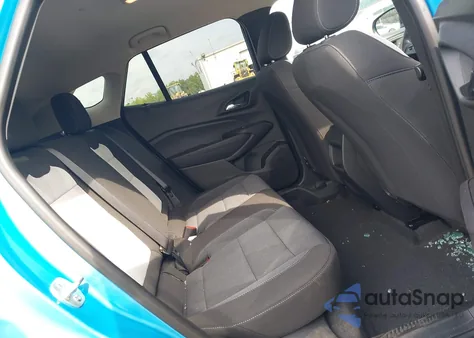 2025 Chevrolet Trax Fwd Ls z USA, uszkodzony, nr VIN KL77LFEP3SC165991